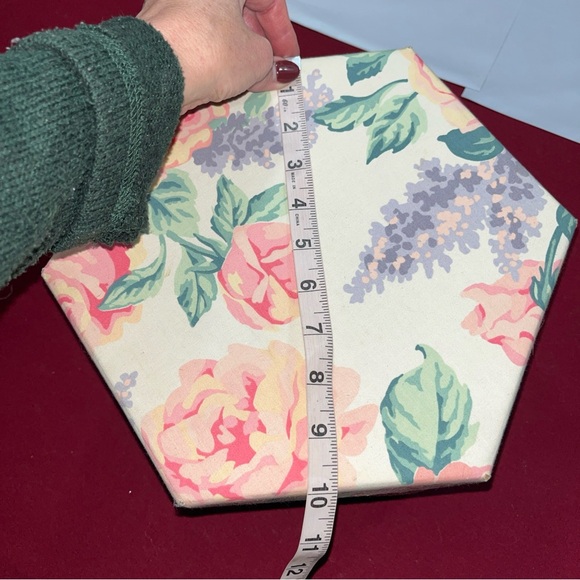 Pink roses HAT BOX and TOP hexagon PINK ROSES Fairy Whimsy 10x12x6” 6 Sides VTG - Picture 2 of 11